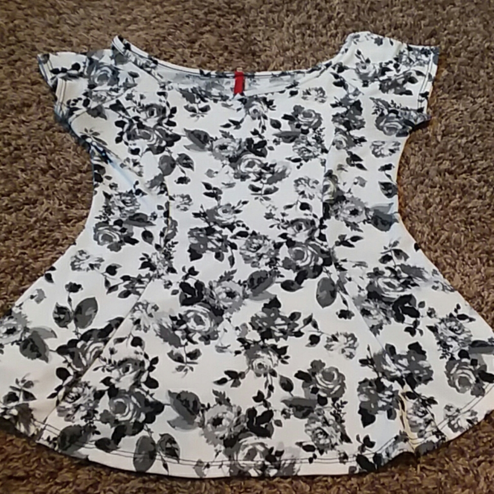 Cute blouse!!